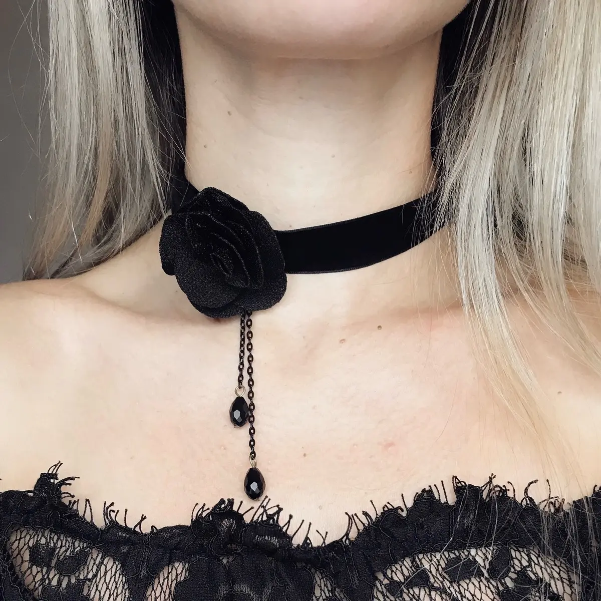 Black flower velvet choker- black rose necklace - goth jewelry romantic goth choker - gothic lolita - steampunk style