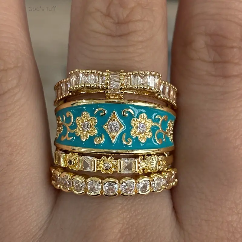 Vintage Royal Court 4-in-1 Resin Floral Bow Stackable Ring Set, Ornate Heavy-Craft Costume Jewelry, Ideal for Party, Retro Photoshoot Gifting