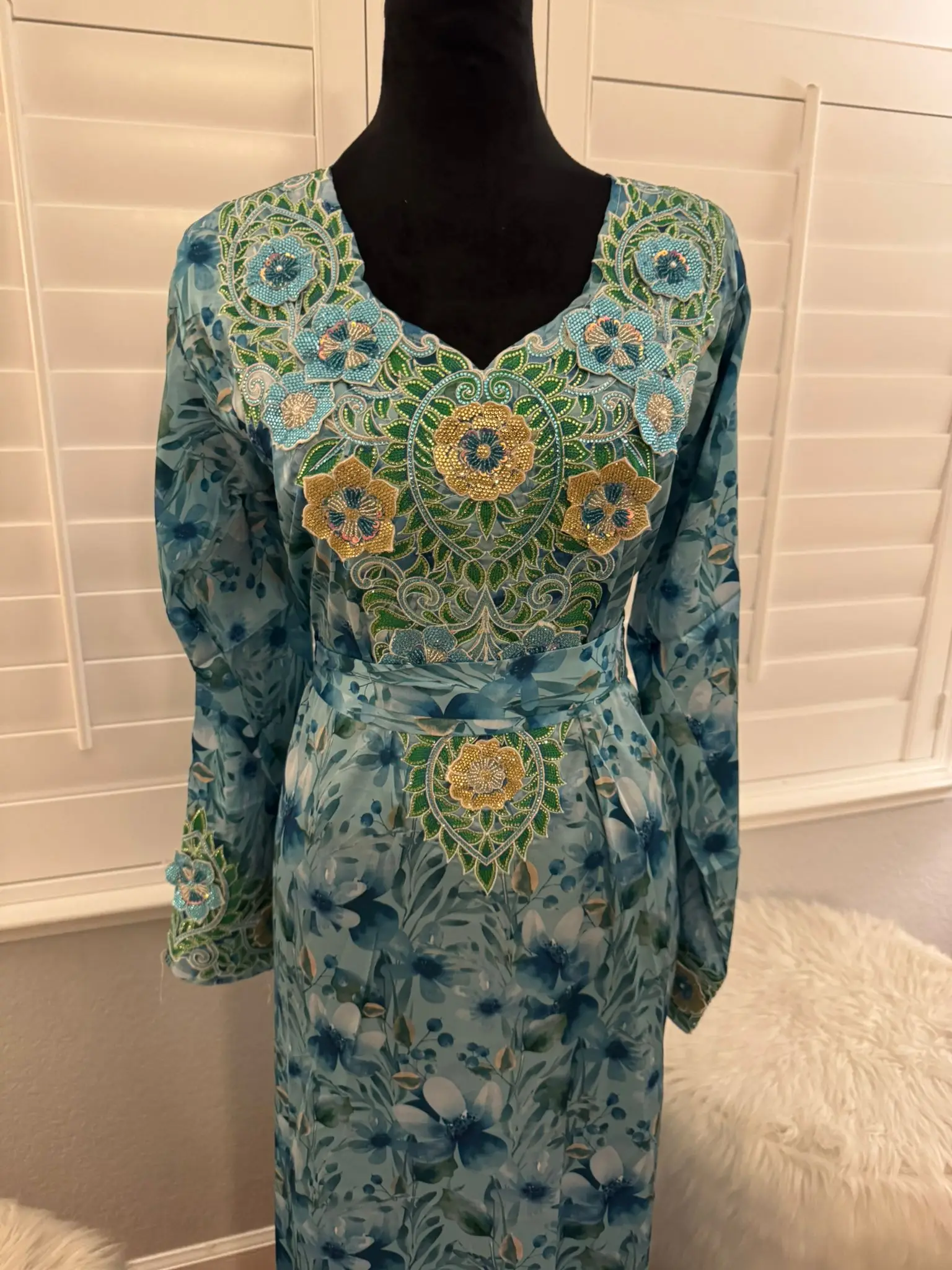 Maryam Mukhwar - Women's Embrodiered Emarti-Mukhwar