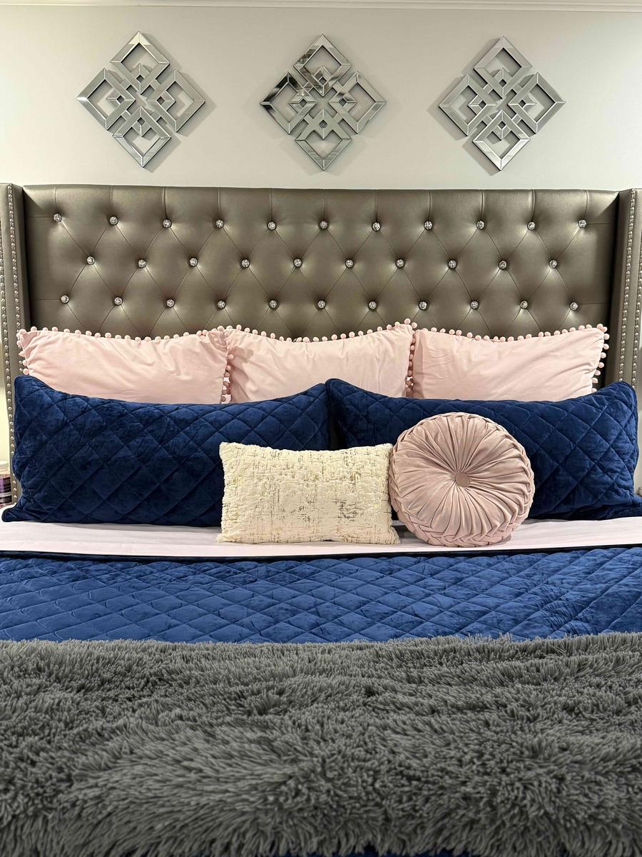 Item: Light Pink, King