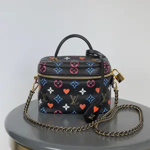 Pre-owned leather Toiletry Bags Louis Vuitton Game On Vanity PM