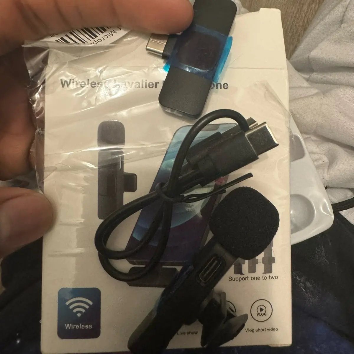 Wiriless lavalier Microphone