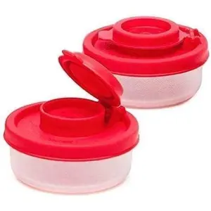 2Pcs Attractive Red Small Salt And Pepper Shakers For On The Go - Mini Shaker Set For Salt And Pepper With Lid To Take With You - Perfect For Travel, Camping And To-Go 40G, Salt Shakers