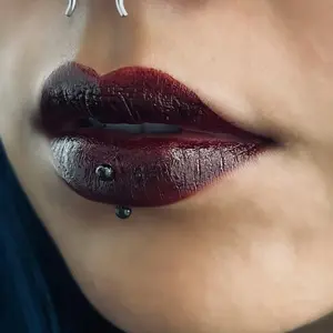 Vampira Semi-Matte Liquid Lipstick
