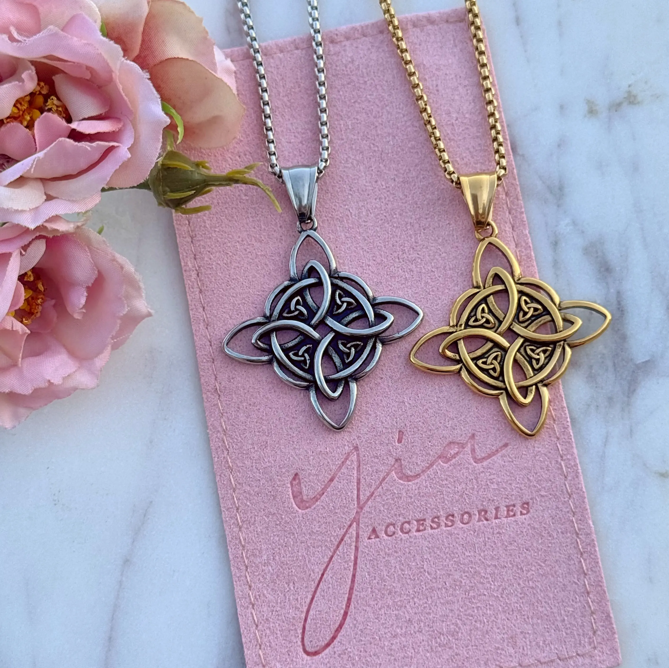 Nudo de Bruja Necklace