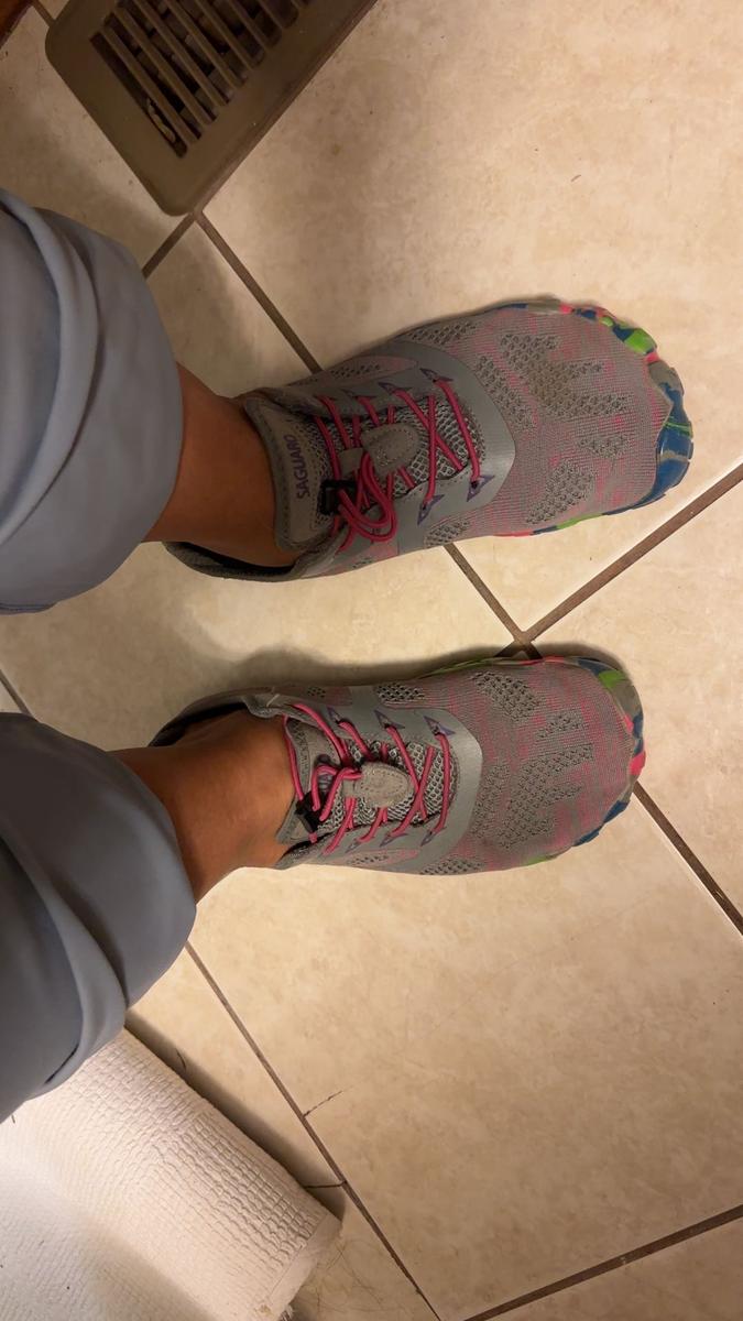 Item: Pink, 7-7.5 Men / 9-9.5 Women