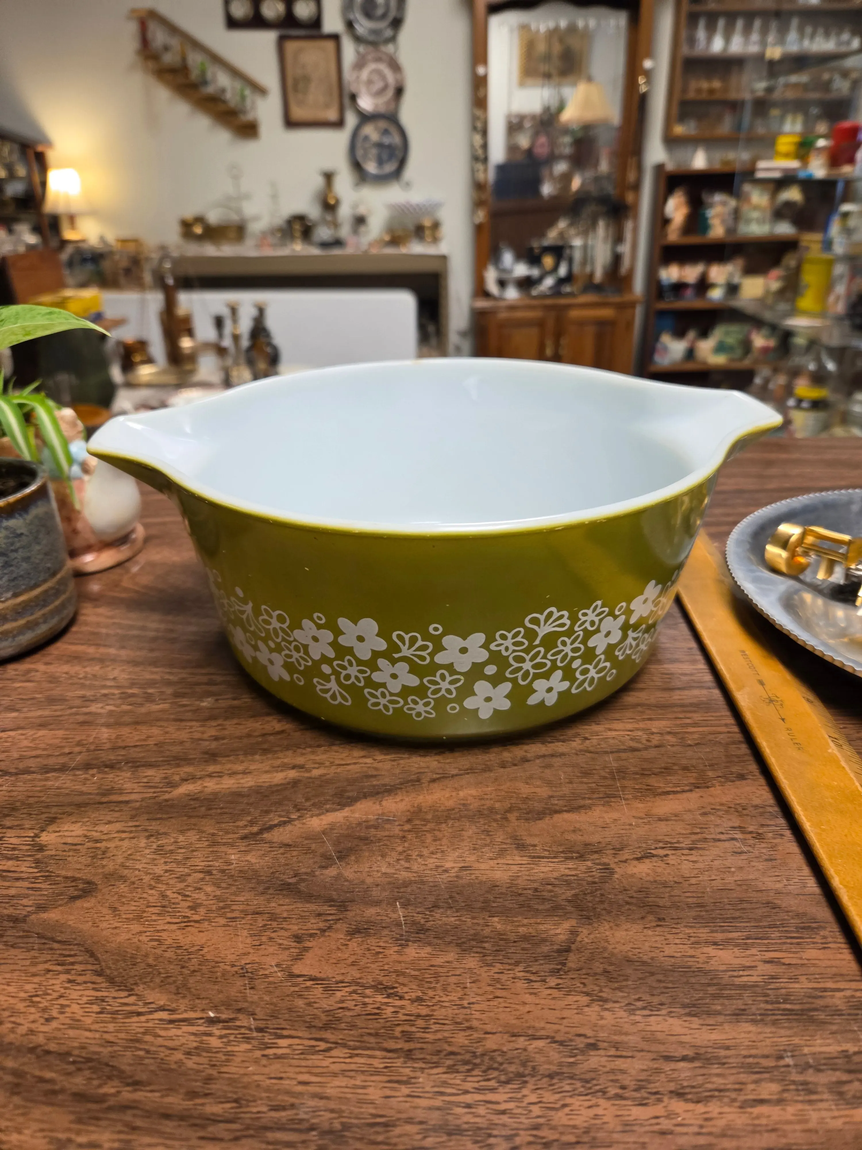 Retro Glass Vintage Pyrex Crazy Daisy 2.5 Qt Round Casserole Dish, 475-B Model, Spring Blossom Green Bakeware
