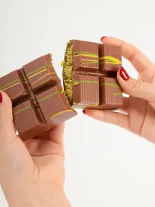 Since 1946 Factory DUBAI CHOCOLATE Bar filled with Knafeh & Pistachio Paste Snack Dessert Viral Bonbon