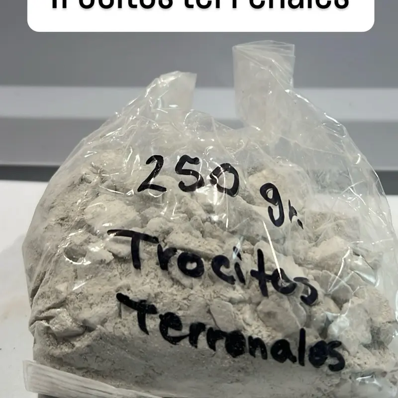Trocitos terrenales. White clay pieces in a bag of 250 grams. Made in Mexico