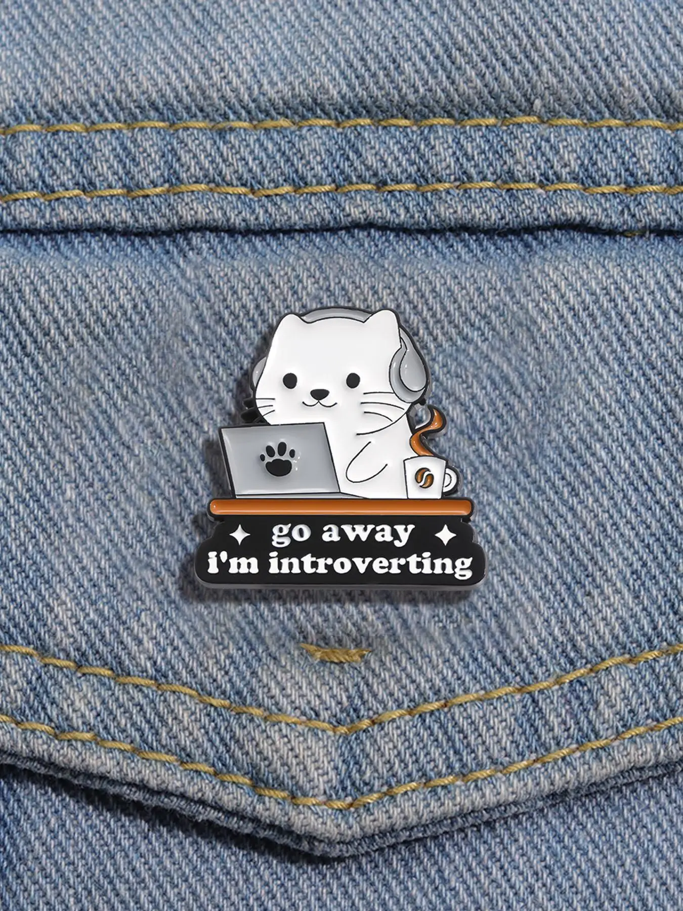 Cute Cat Design Brooch, 2024 New Style Alloy Badge for Daily Clothing Decor, Clothes Accessories for Women & Men, Enamel Pin Suitable for Backpacks,