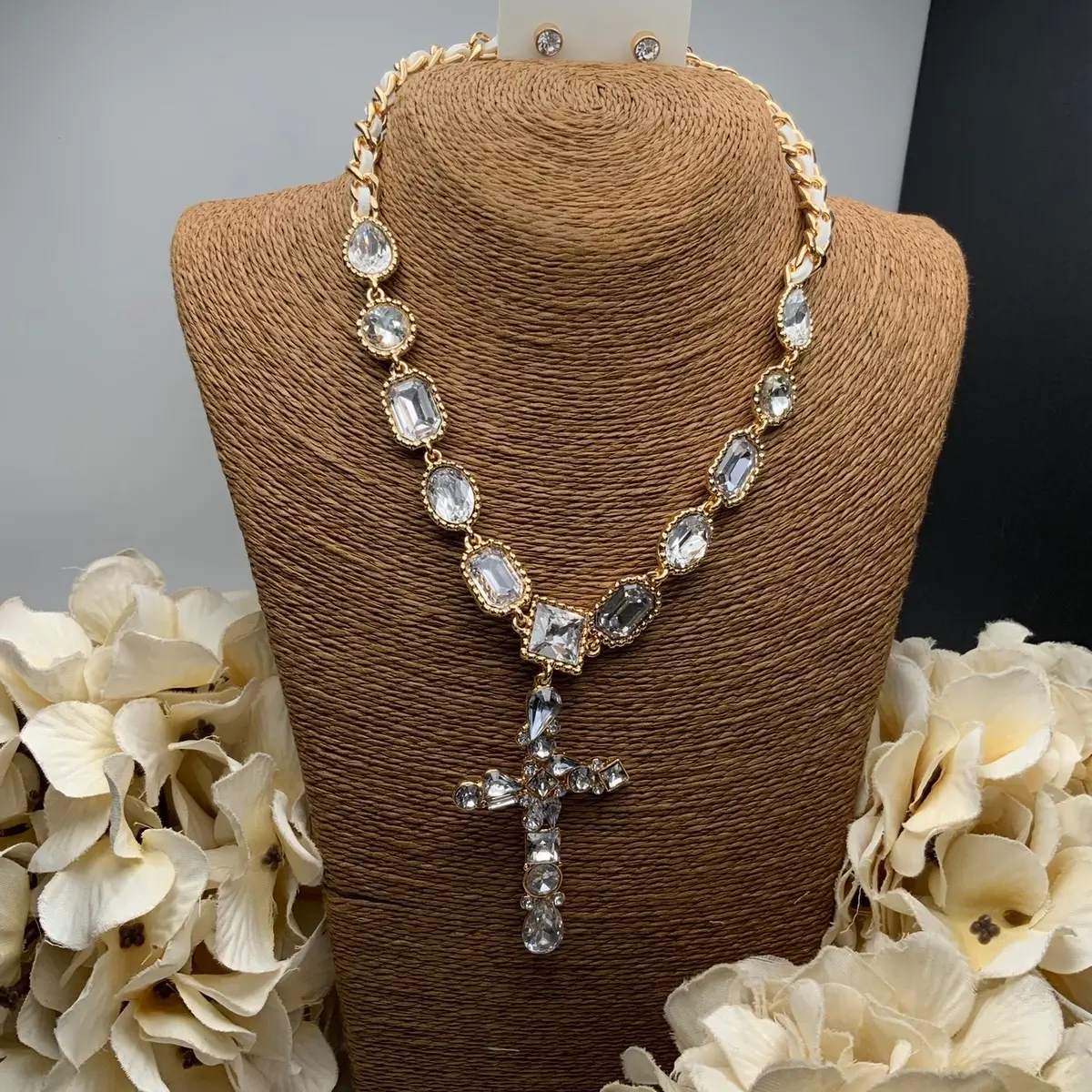 Clear Rhinestone Cross Necklace Female Clear Rhinestone Cross Necklace Female