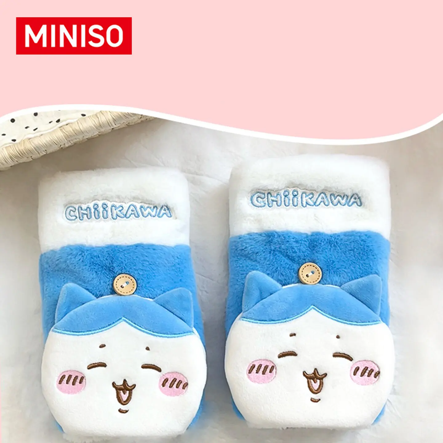 MINISO Chiikawa Plush Gloves, Cute Chiikawa Cartoon Design, Thick Soft Plush Lining for Extra Warmth, Windproof & Cold-Resistant, Snug Comfortable Fit, Great for Daily Wear, Outdoor Strolls and Commuting, Perfect Gift for Chiikawa Fans