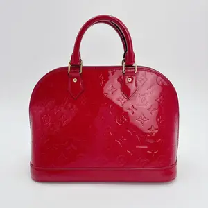 Pre-owned Louis Vuitton leather Shoulder Bags Vernis Alma PM Cherry