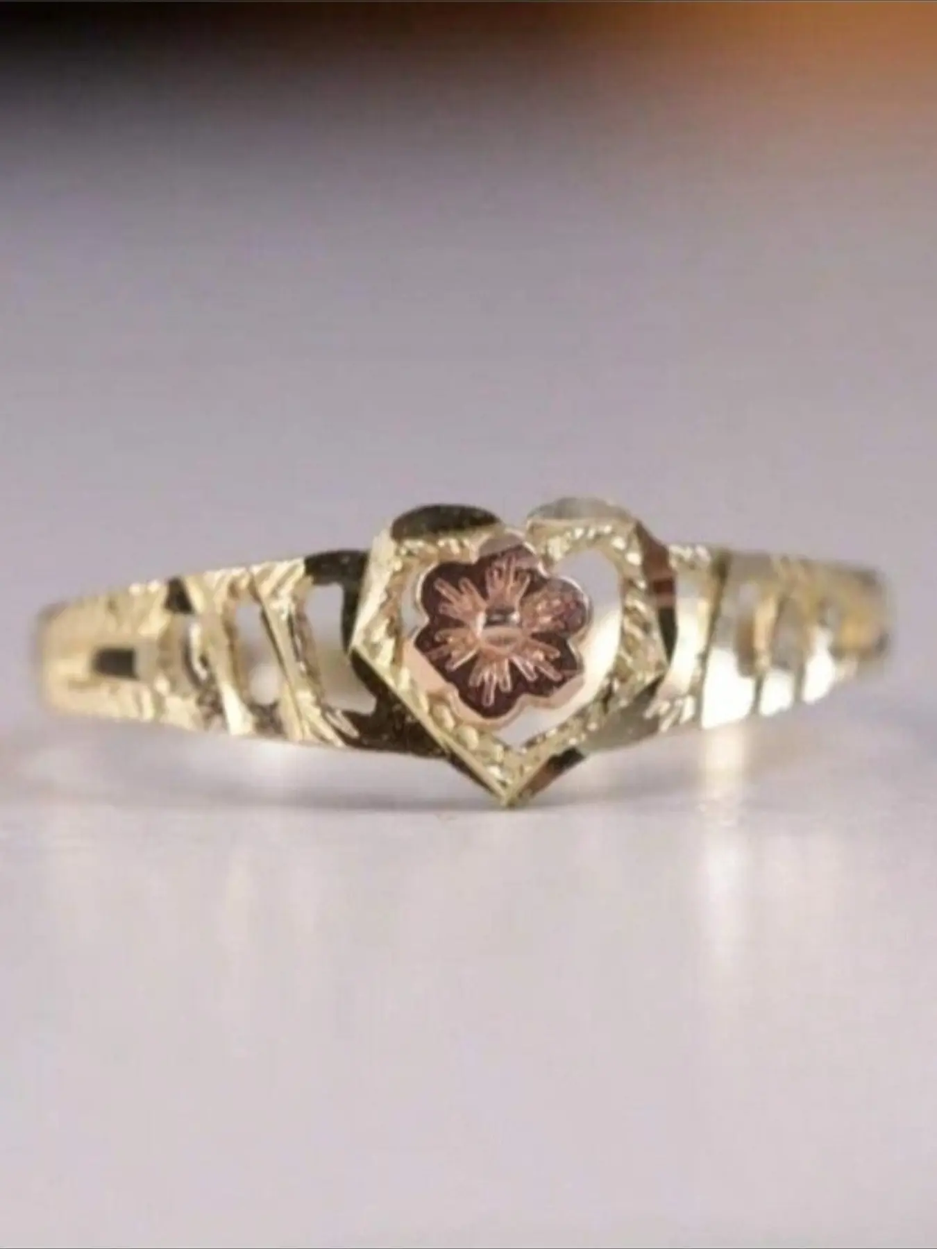 7 sizes to choose from elegant and exquisite French heart-shaped small flower hollow women's rings Beautiful Rings suitable for daily party festival banquet jewelry Valentine's Day anniversary gift Heart Signet Ring