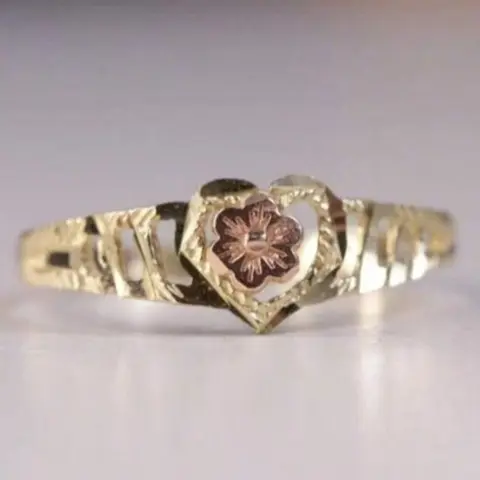 7 sizes to choose from elegant and exquisite French heart-shaped small flower hollow women's rings Beautiful Rings suitable for daily party festival banquet jewelry Valentine's Day anniversary gift Heart Signet Ring