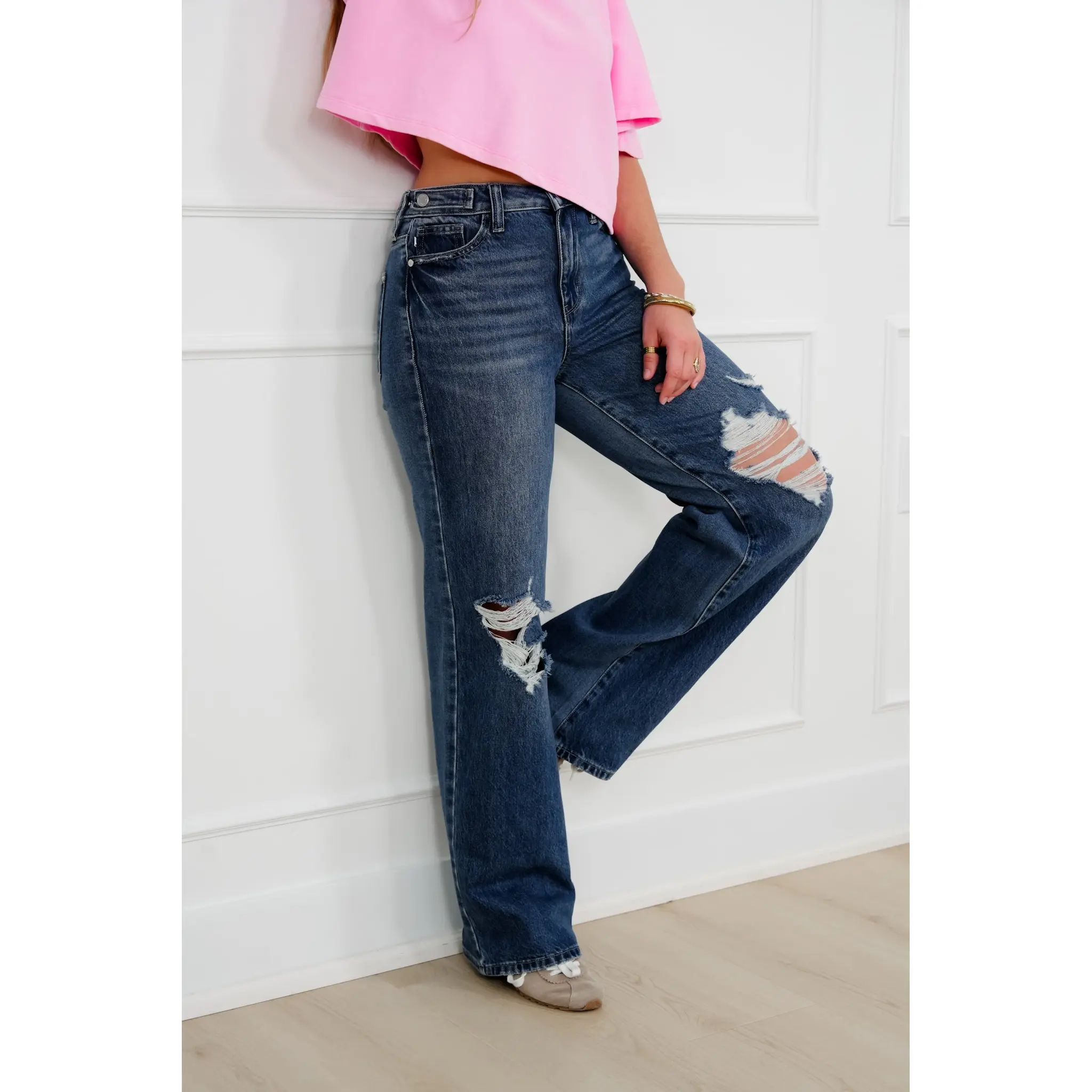 Judy Blue High Rise Medium Wash Rigid Magic Distressed Straight Leg Jeans with Adjustable Waist Band Tabs Judy Blue High Rise Medium Wash Rigid Magic Distressed Straight Leg Jeans with Adjustable Waist Band Tabs