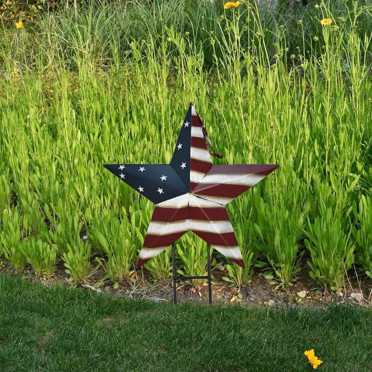 Metal American Star Yard Sign Outdoor Garden Stake Decor Patriotic Star Barn Ornaments US Flag Barn Star Decorative Yard Signs Stakes Lawn Art Sign for 4th of July Memorial Day Independence Day