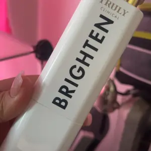 The Brightening Body Serum – Targeted Dark Spot Treatment with Vitamin C & Tranexamic Acid – Corrects Hyperpigmentation, Dark Spots & Uneven Tone – Boosts Radiance for a Brighter, Youthful-Looking Complexion – Clinical Strength Formula