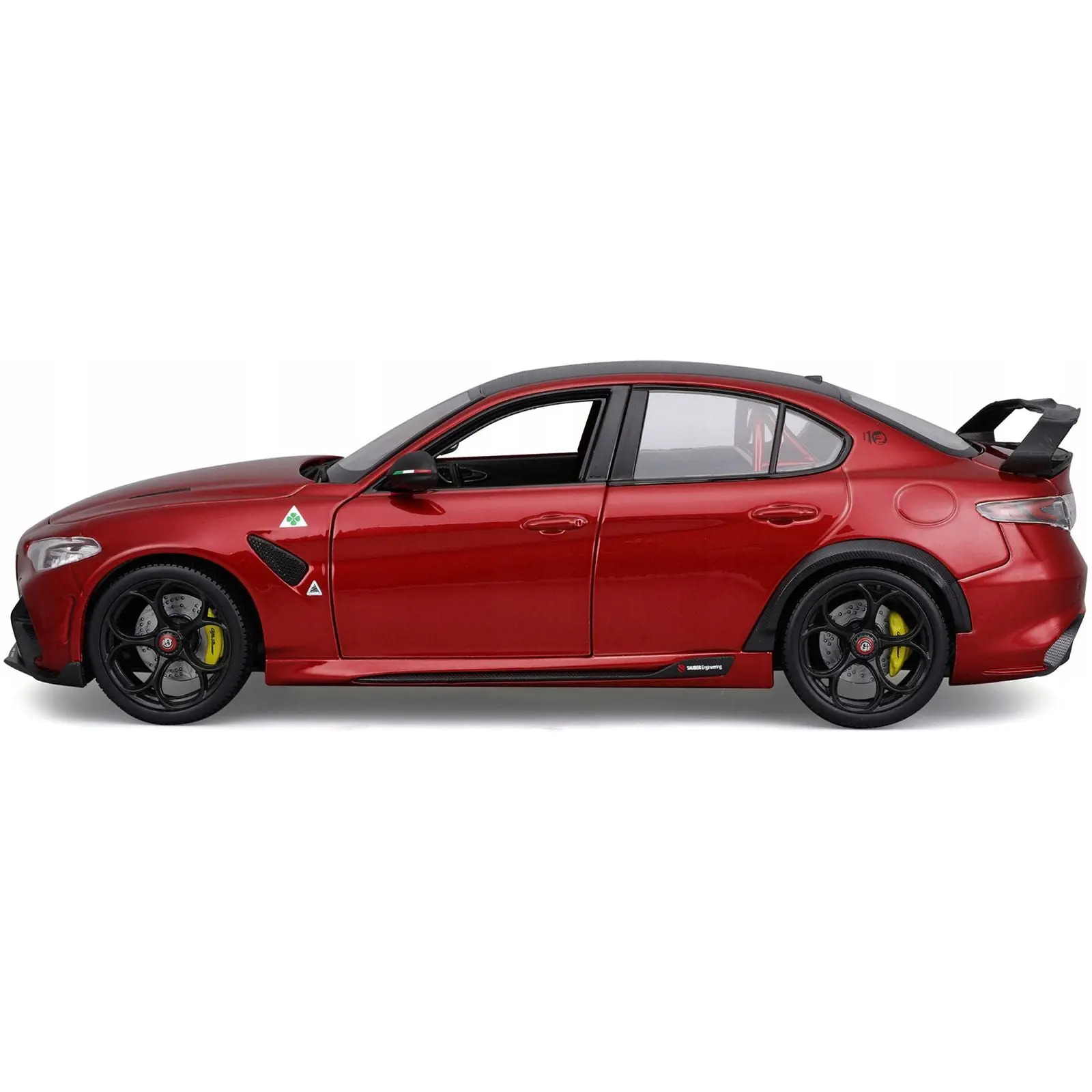 Alfa Romeo Giulia GTA Red Metallic with Carbon Top 1/18 Diecast Model Car by Bburago