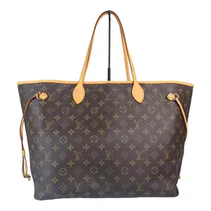 Pre-owned Louis Vuitton Leather Tote Bags GM Neverfull Monogram Canvas Tote Bag Elegant Design for Everyday Use Monogram Canvas Material Ample Space for Essentials Ideal for Shopping Work or Casual Outings Classic Versatile