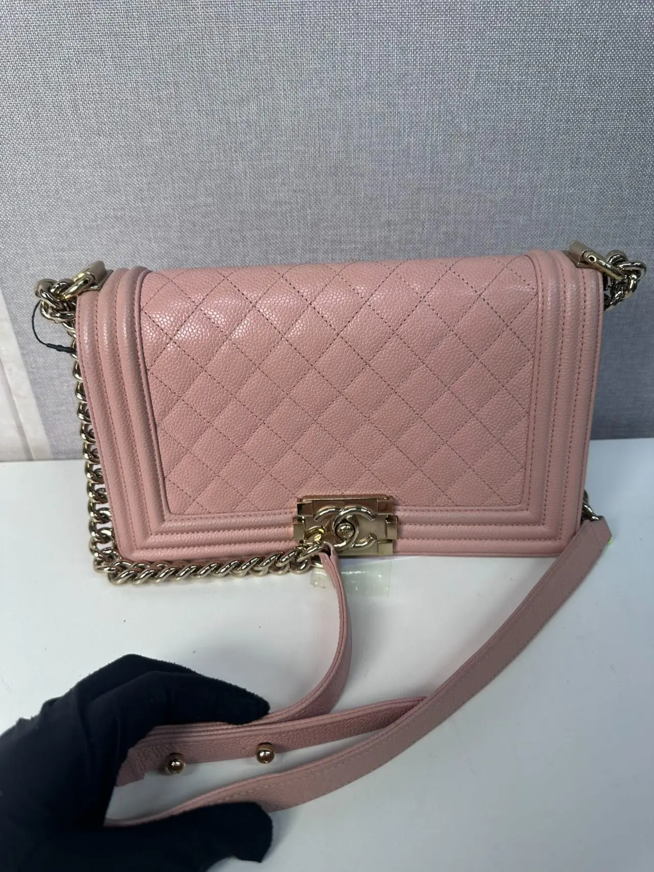 Pre-owned CHANEL leather Crossbody Bags Boy Medium Quilted Caviar Blush Pink Handbag with Light Gold Hardware[BF 123z] KY02521