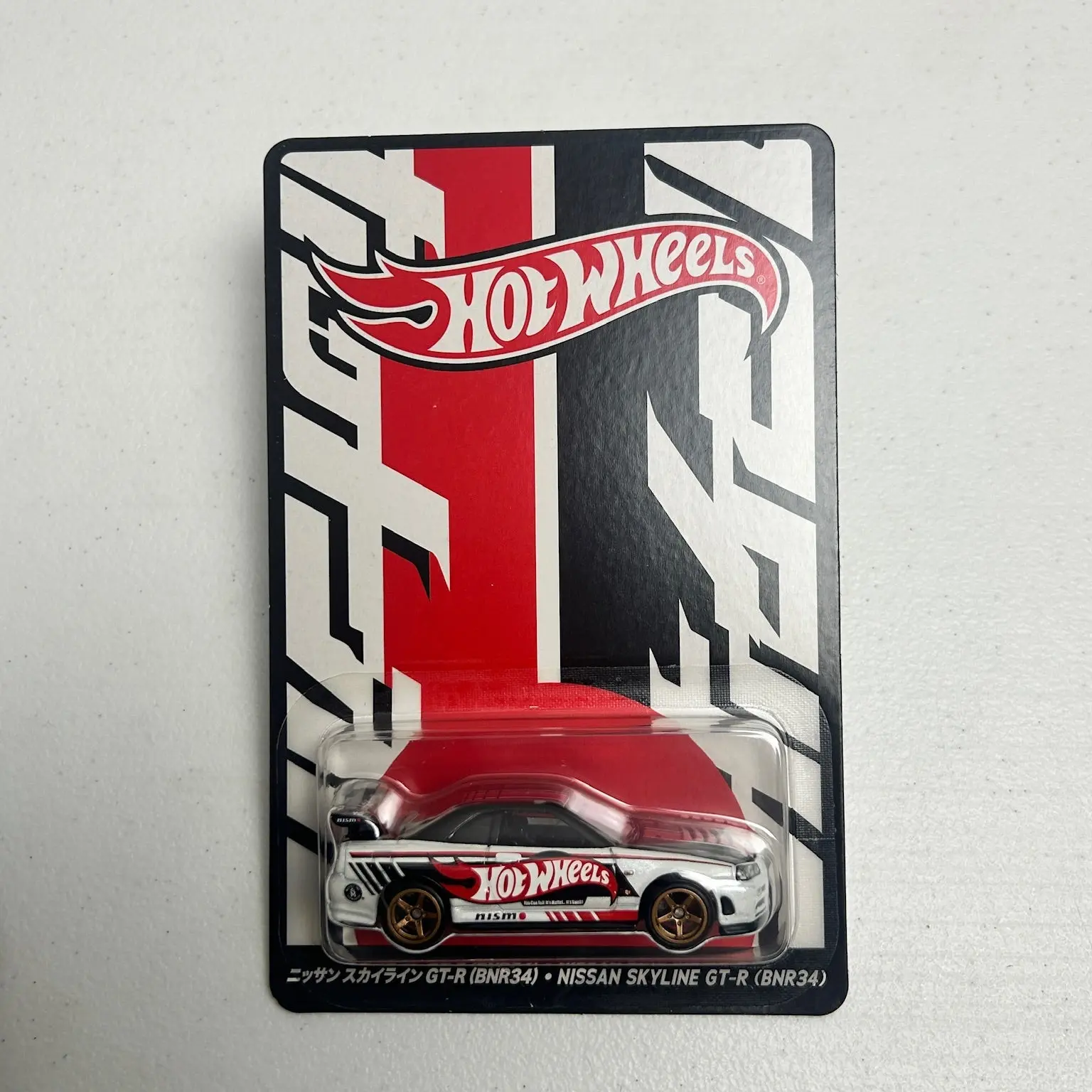 Hot Wheels 1:64 2025 Japan Convention Nissan Skyline GT-R (BNR34) #1318/7000 Right Facing