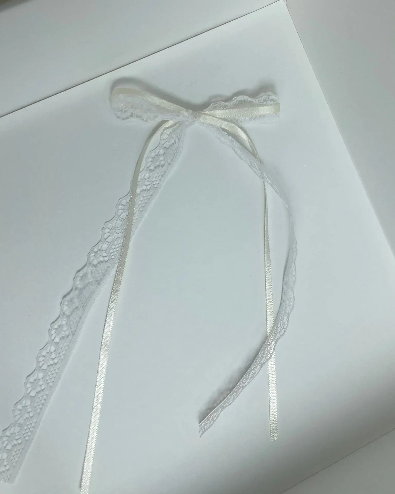 Handmade lace bow with long ribbon, fashionable pet clothing decoration accessories, sweet handmade bow jewelry, multifunctional DIY flower decoration suitable for socks, shoes, hats, nail art, hair accessories, party decoration, handmade essential items