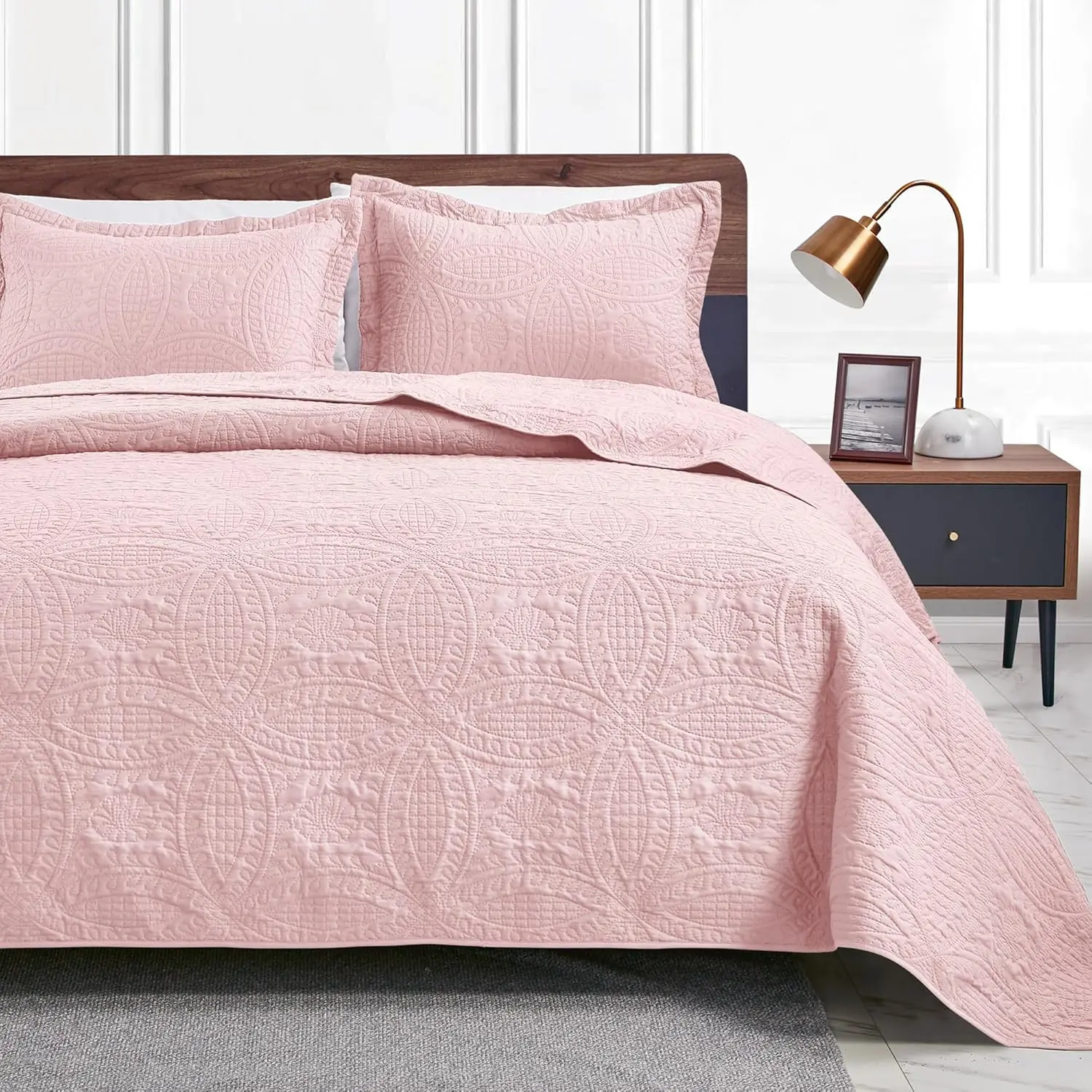Cal King Size Pink Coin Print Polyester Quilt Set - Ultrasonic Press, Lightweight Year-Round Bedspread Coverlet, 3-Piece Set (1 Quilt, 2 Pillow Shams)