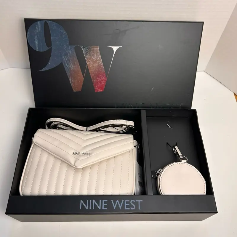 NINE WEST White Purse & Coin Wallet - Elegant Plain Design in Original Box - Compact & Stylish Accessories for Everyday Use