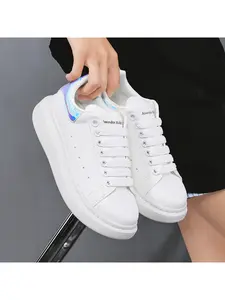 Upscale atmospheric unisex trendy shoes upgrade the delicate texture of whole outfits, low-key implicit design is charismatic without exaggeration, fits urban light luxury daily dressing routes and conforms to the current mainstream overseas aesthetic tre