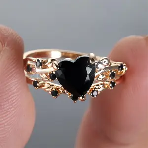 2-piece set, vintage heart-shaped black synthetic zircon gold-plated women's ring set, suitable for Valentine's Day, holiday parties, and daily wear, shiny and durable accessory bracelet men Tiger Eye Stone Crystal