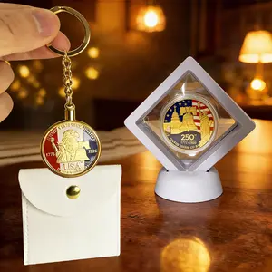 US 250th Anniversary Commemorative Coin Gift Set Patriotic Collectible with Display Stand Keychain PU Leather Pouch High-Relief Double-Sided Design Party Favors Premium Craftsmanship Souvenir