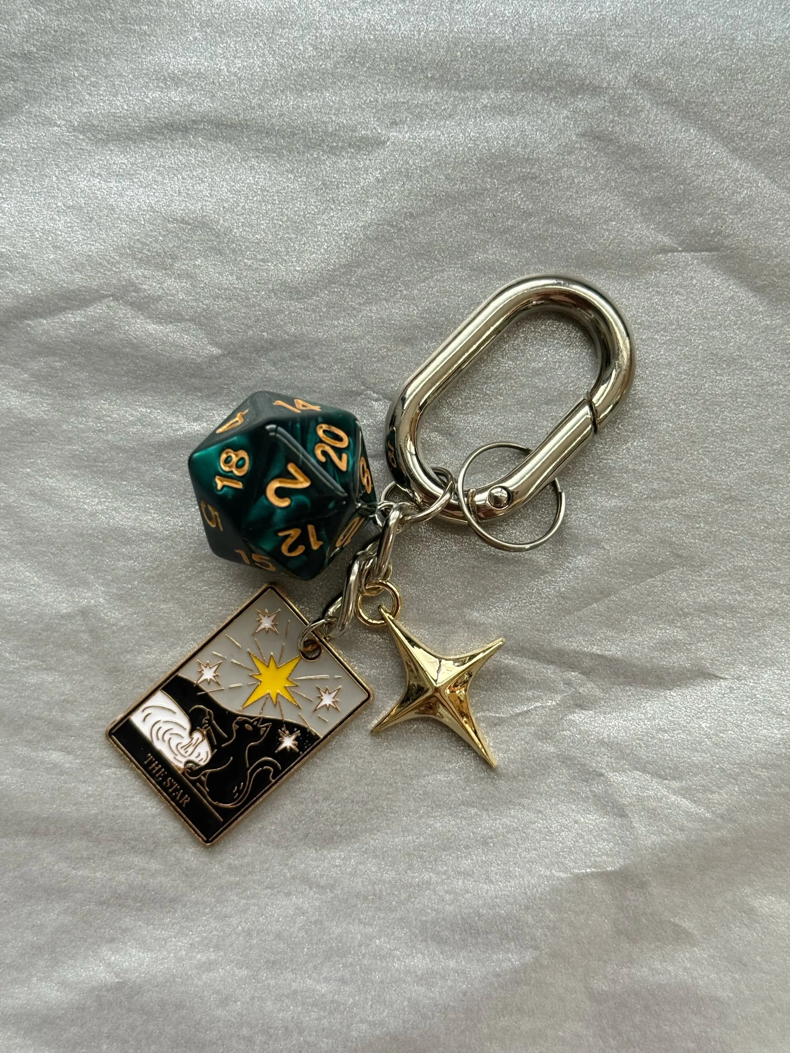 Tarot Keychain Bag Charm, Texture Metal Design, Casual Style Accessory for All Seasons, Unique Gift Idea for Tarot Enthusiasts, Limited Edition Accessory, Bling Bling Keychains, Keychain Accessories