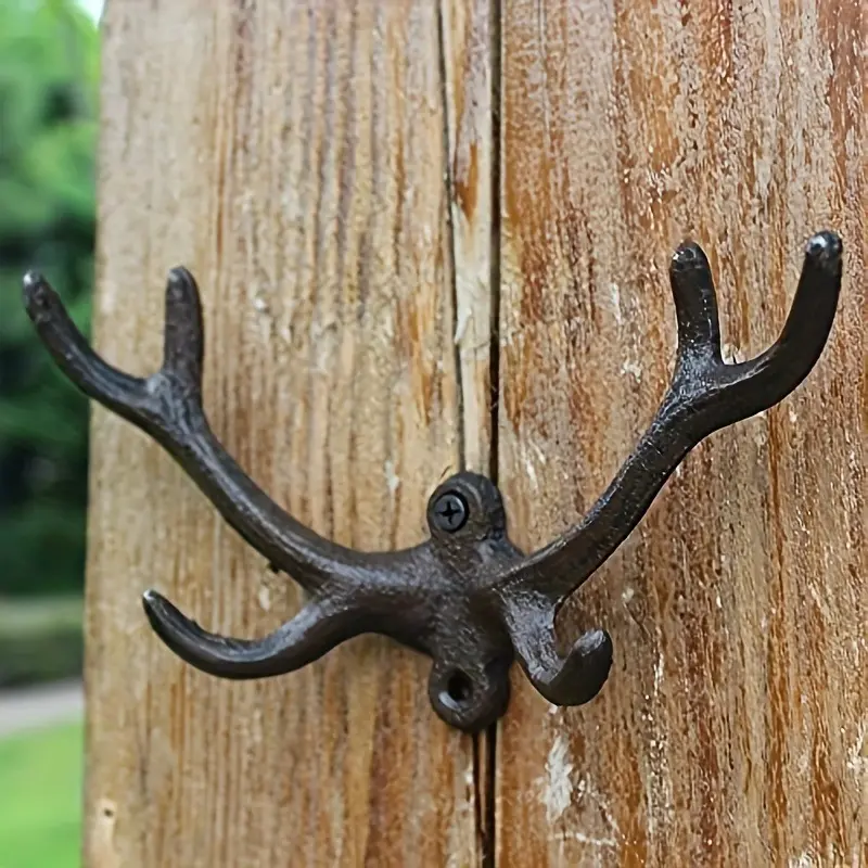Rustic Cast Iron Reindeer Wall Hook, Antler Hooks, Decorative Clothes Hanger for Hats, Towels, Keys, Stylish Home Accessory, Decoration, Durable and Aesthetic Design