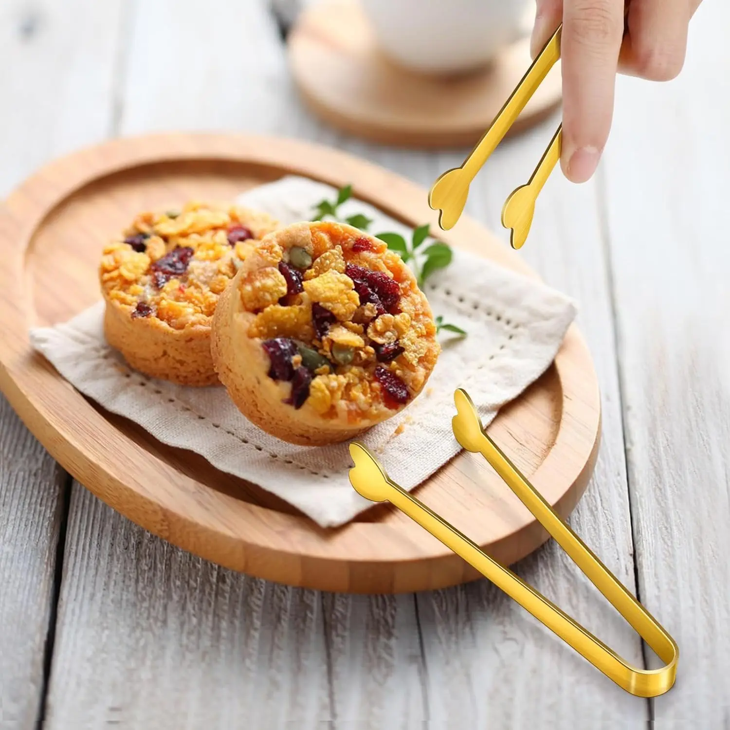 5Pcs Golden Heart Shaped Mini Serving Tongs, Stainless Steel Small Appetizer Tongs, Elegant Snack Dessert Utensils, Ideal for Charcuterie Board, Wedding, Party Buffet and Home Kitchen Decor