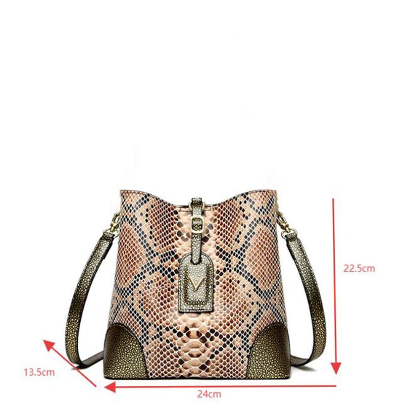 Fashionable women's snake patterned handbag - gradient adjustable shoulder strap, multiple zipper compartments and gold hardware, large capacity crossbody bag, suitable for birthday gifts and daily commuting.