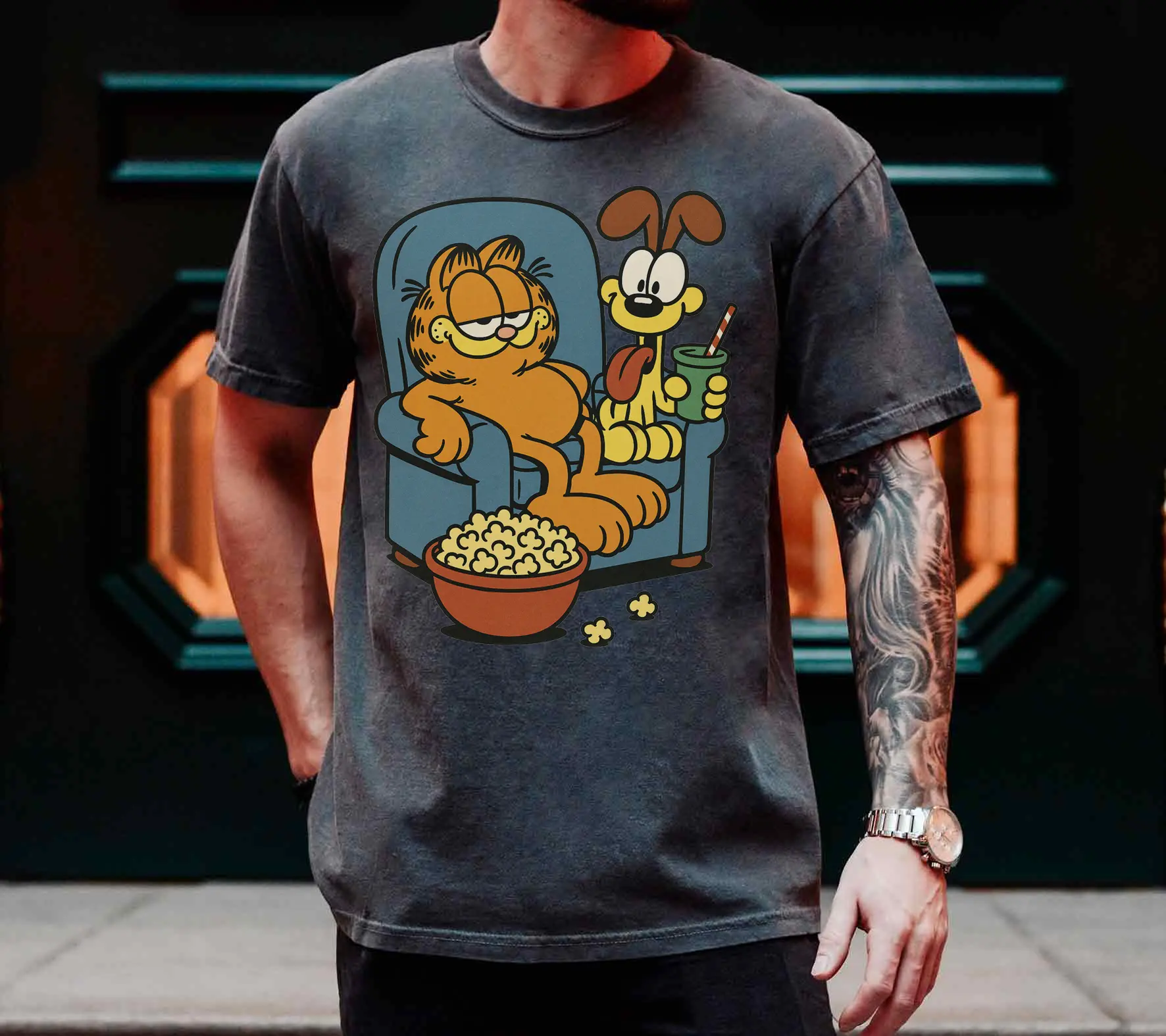 Garfield vs Odie Cute Tshirt Graphic Tshirt