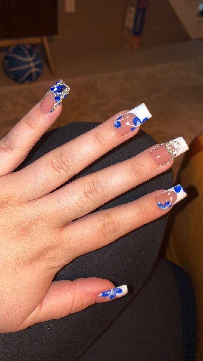 Item: M (1,5,4,6,8), Medium Square