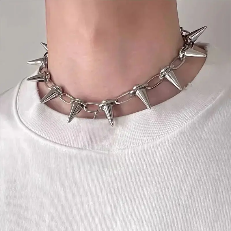 Spike Pendant Chokers for Women Choker Goth Necklaces Mens Chain Choker Collar Punk Streetwear Handmade Adjustable Vintage Rivet Jewelry