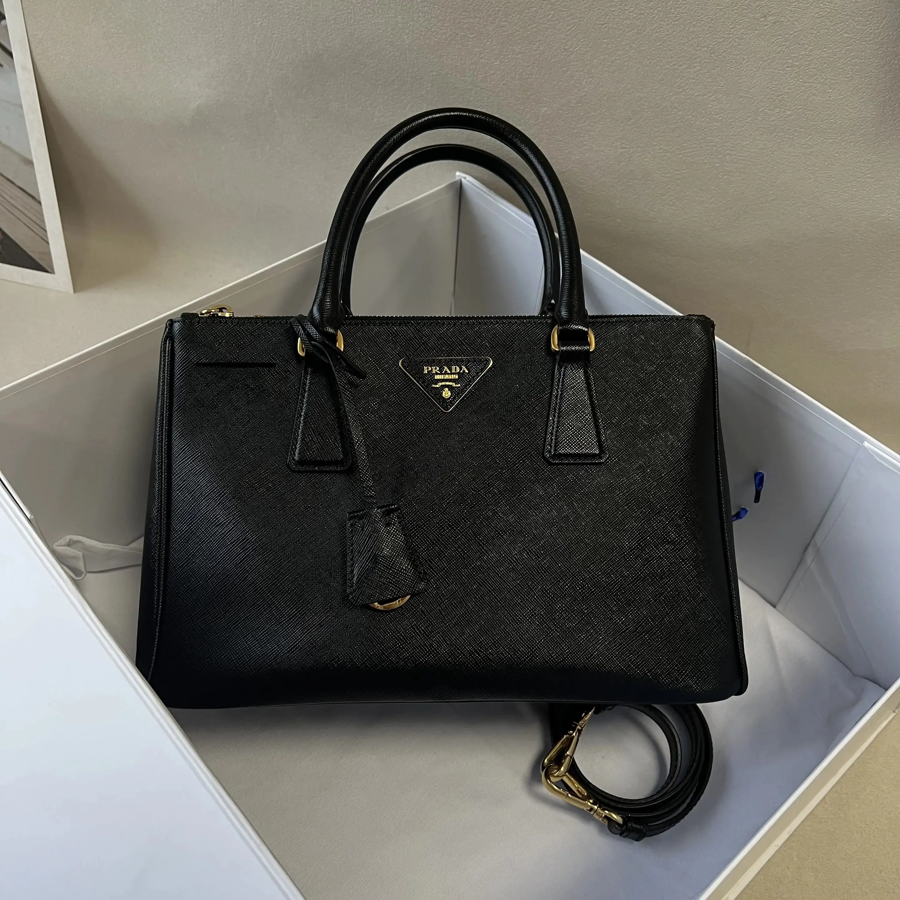 Pre-owned PRADA Killer Crossbody Bag Authentic Bag, Black Cross Grain Leather Black Purse, Medium Size, Gold Label 0729betsy/c8354433765, Practical, Balances Function and Form