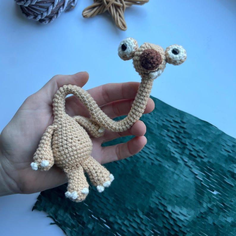 Long-neck Sid crochet, sloth Sid from Ice Age, Amigurumi