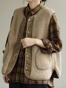 Elegant Women's Plus Size Knit Vest Jacket with Front Button Pockets, Casual Daily Commute Wear, Stylish Ladies' Outerwear