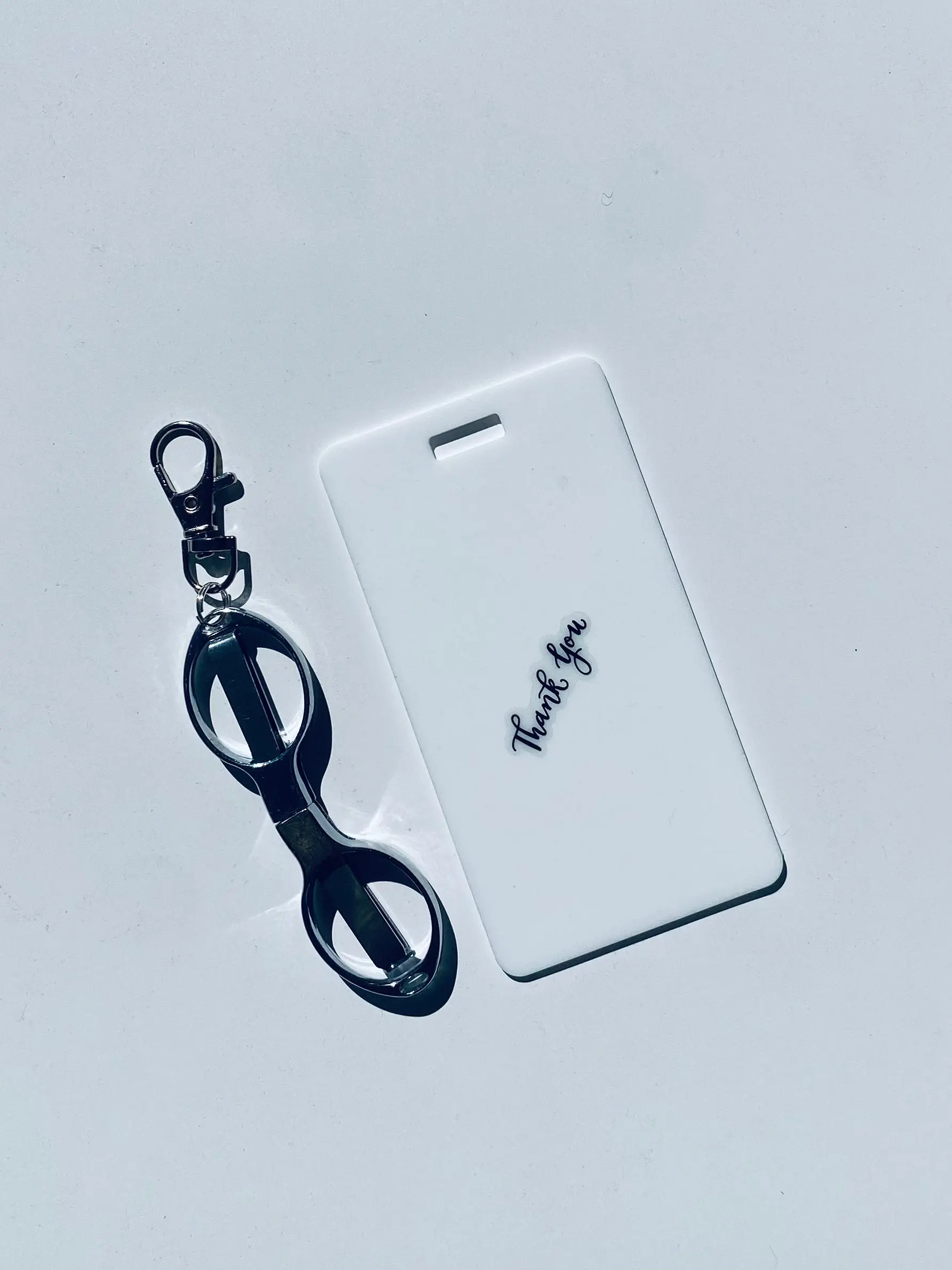 Vertical Erasable Badge with Mini Scissors