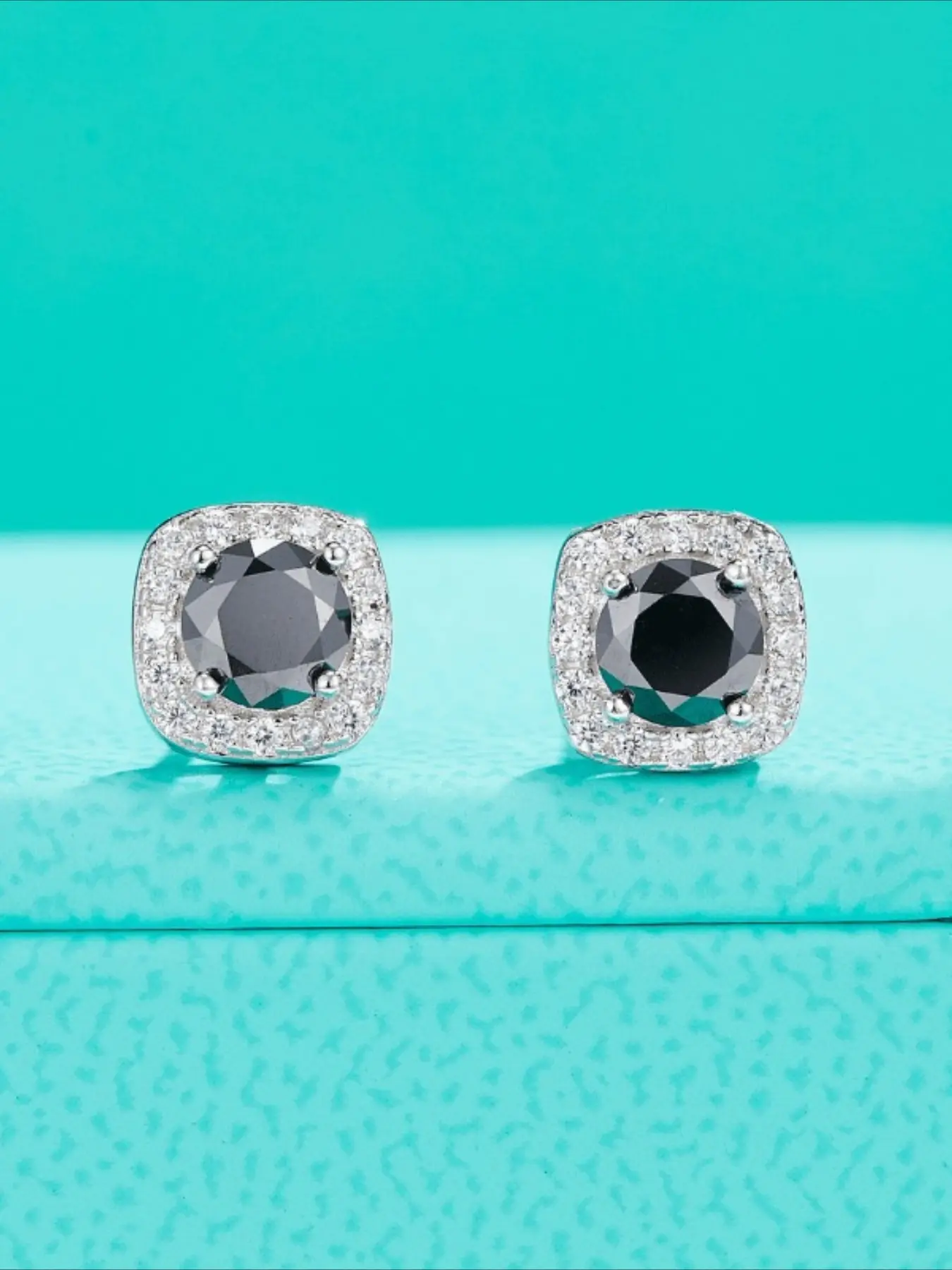 1 Pair 0.5-3ct Simple Classic Black Moissanite Jewelry, Street Rock Hip Hop Style Stud Earrings, Perfect As A Gift for Birthdays or Any Special Occasion