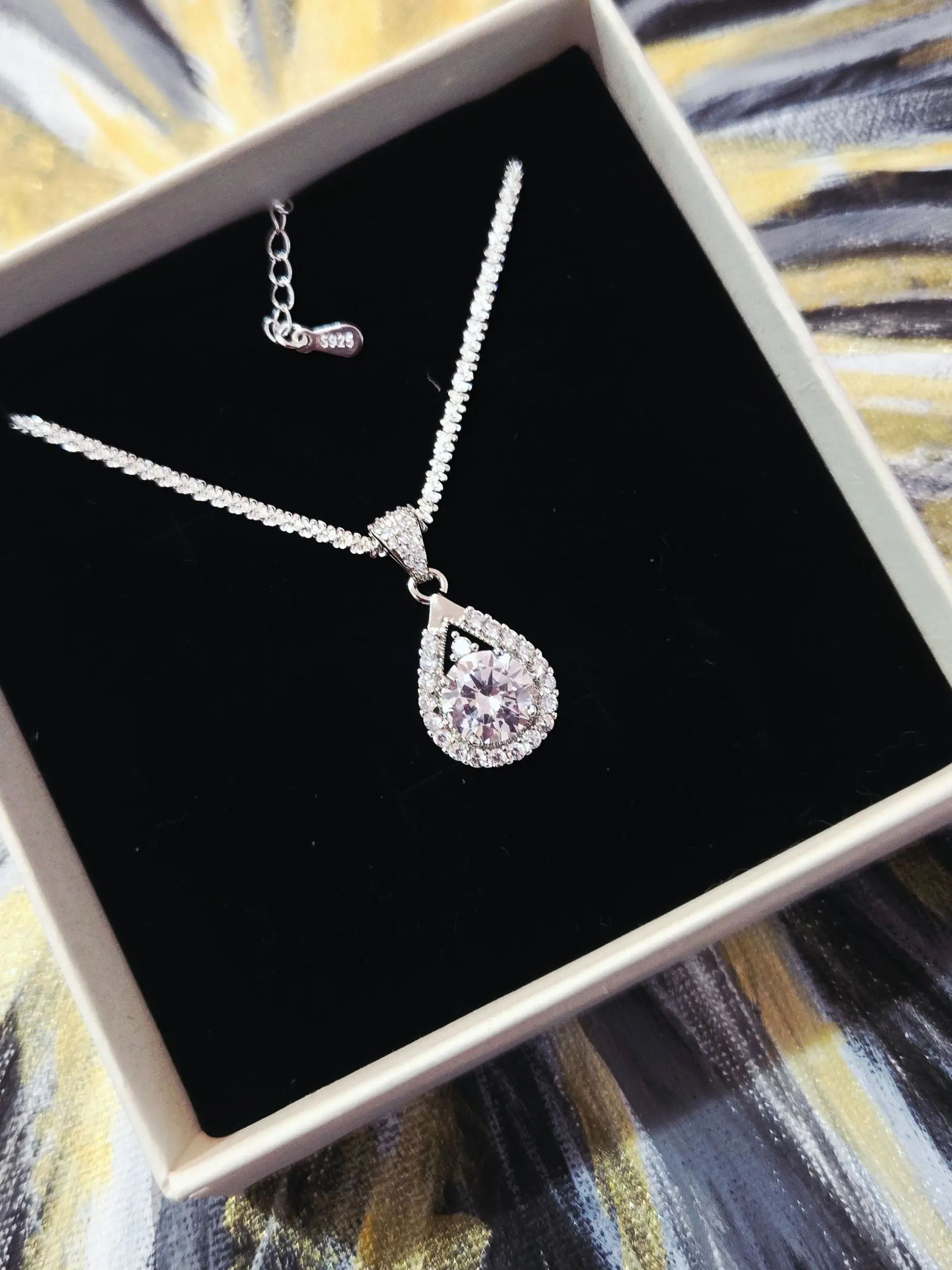 925 Sterling Silver Teardrop Pendant Necklace