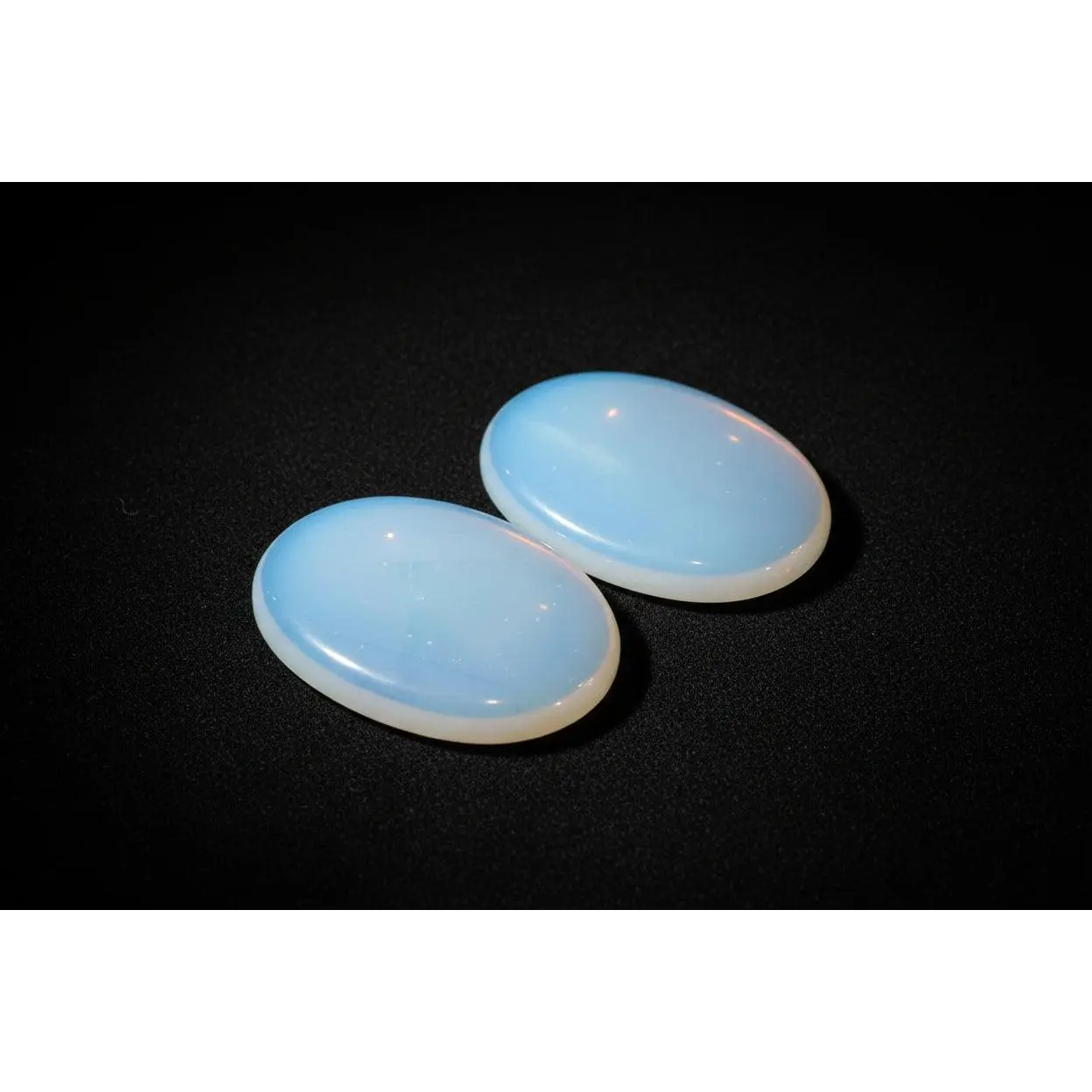 Opalite Palm Stone – Calming & Spiritual Clarity Stone, Meditation, Smooth Polished