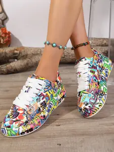 Retro painted graffiti casual shoes for women, color blocking splicing design, fashionable and personalized flat sports shoes with color printing, street style trend graffiti versatile women's shoes Walking Shoes