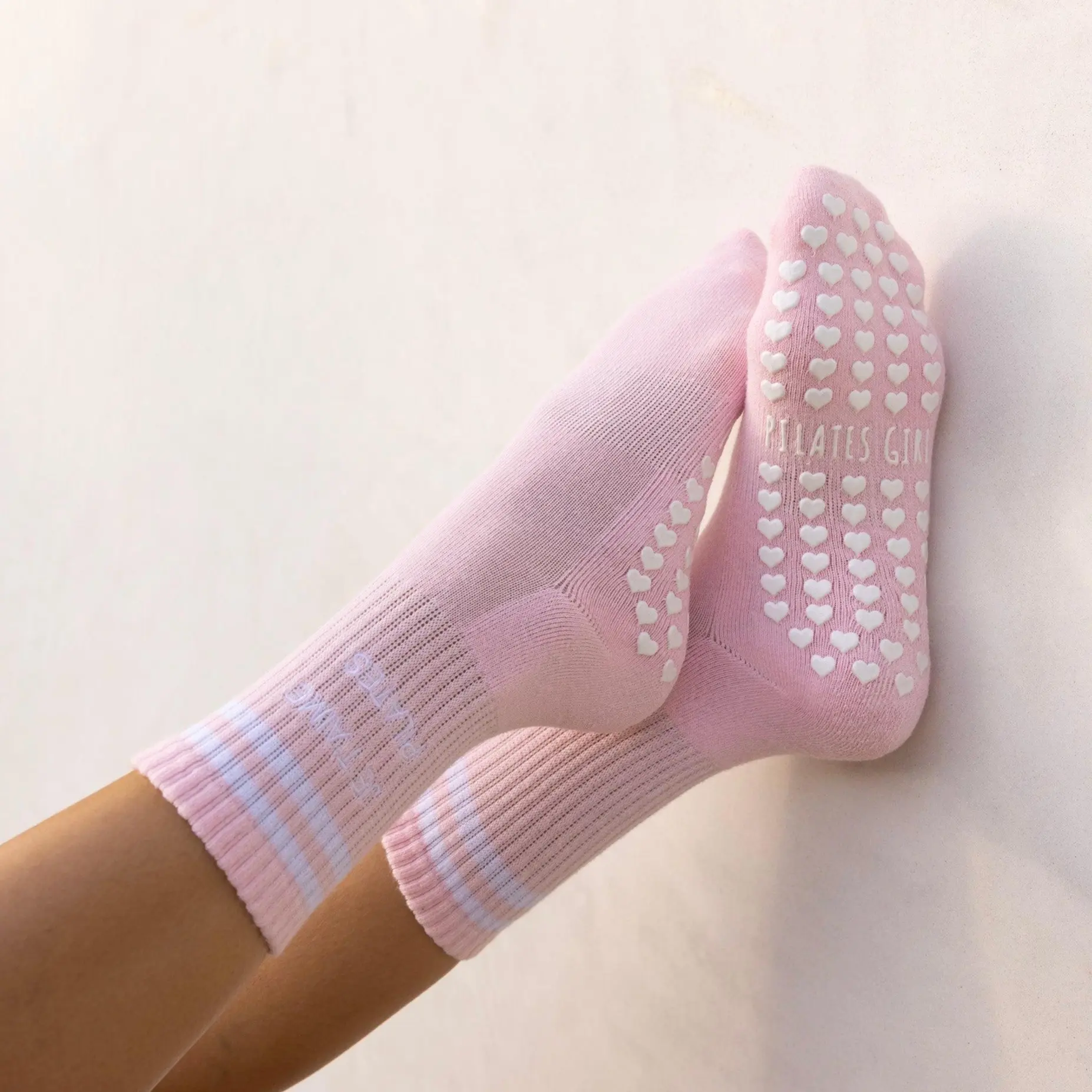 Je t'aime Pilates Grip Crew Socks in Pink