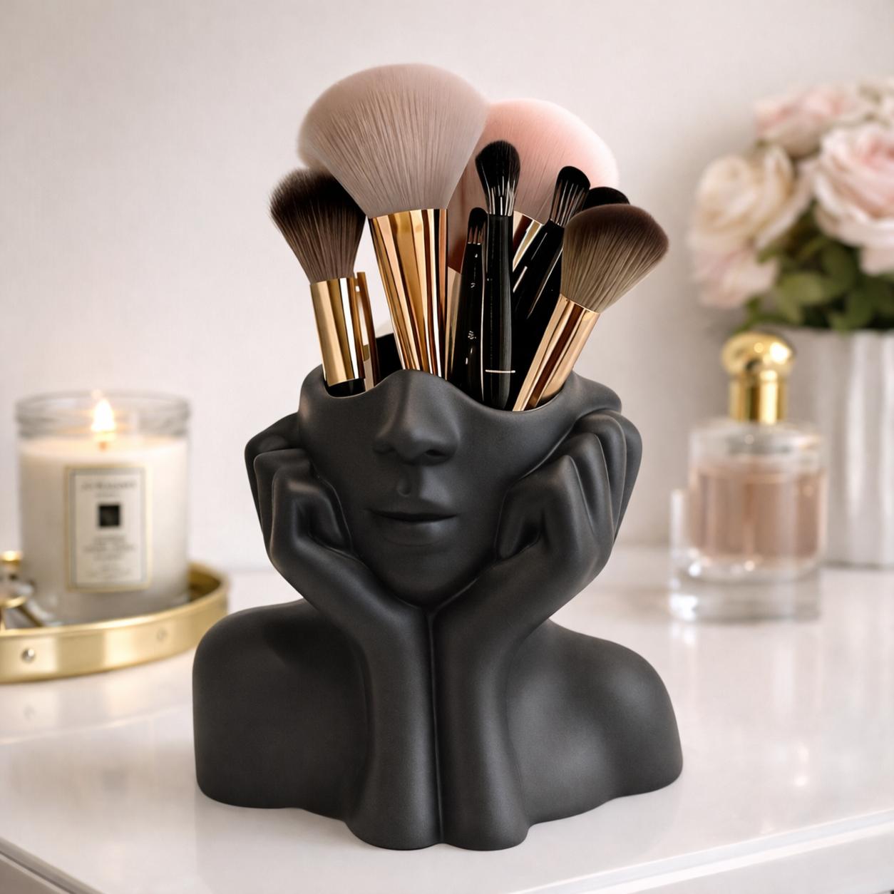 A Cute Makeup Brush Storage Box Shaped Like a Human Face • Featuring a Minimalist White Design That Captures The Relaxed Vibe of a Resting Face • This Artistic Piece for Your Desk Combines Practicality with Aesthetic Appeal
