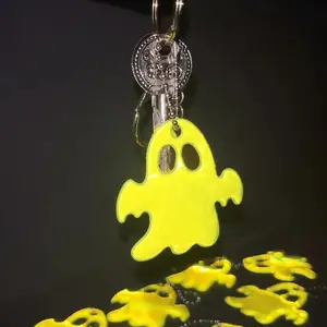 Night Safety Reflective Keychain, Cute Charms Keychain, Cute Reflective Pendant Backpack Decoration, Small Gift, 1 Piece Pack, Ideal for Night Use